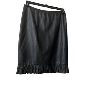 Laundry by Shelli Segal size 6 Black Leather Pencil skirt with ruffle